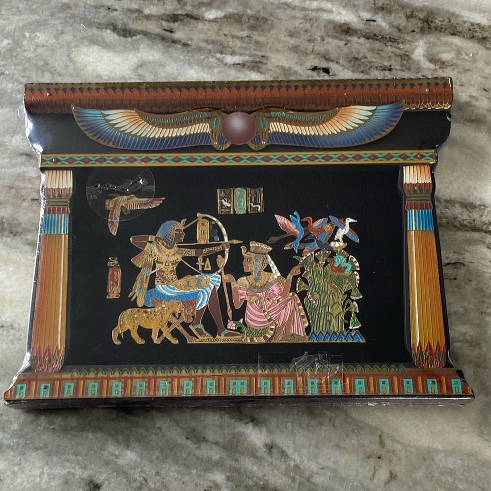KING TUT-ANKH-AMUN & HIS WIFE HUNTING - Hanging Shadow Box - Handmade - Unopened